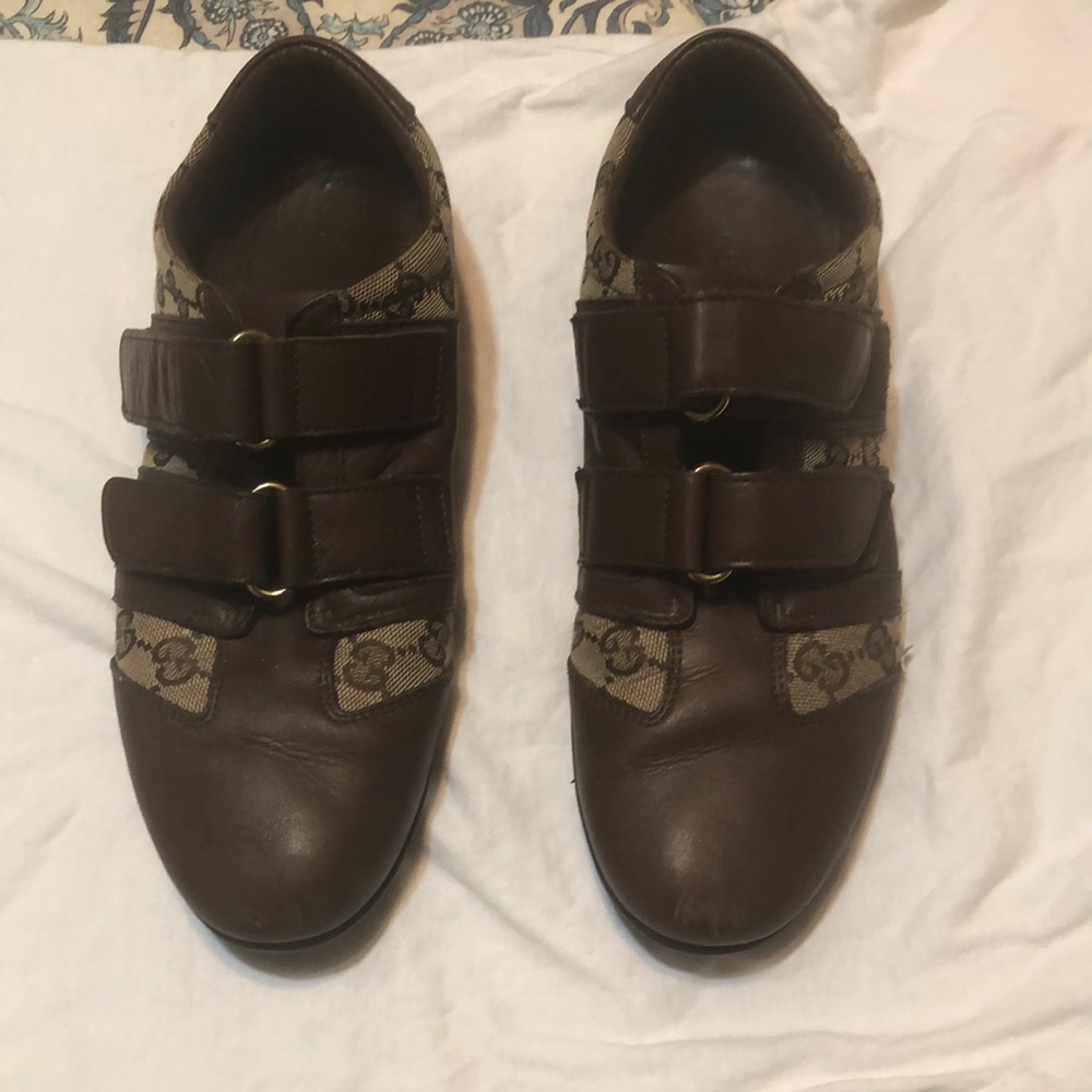 Authentic vintage women’s Gucci sneakers size 8